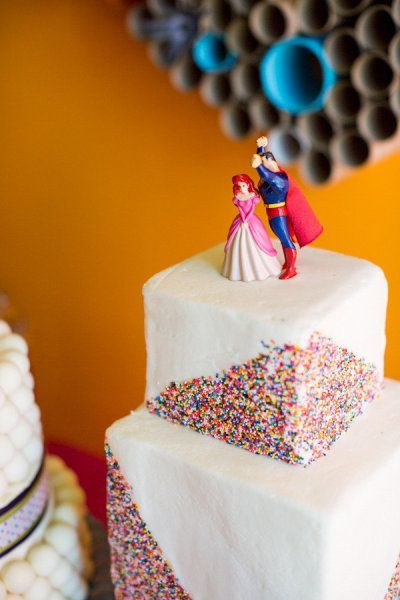 "Let's Create a Rainbow on Cake with Colorful Rainbow-Colored Chocolate Sprinkles♡"にて紹介している画像