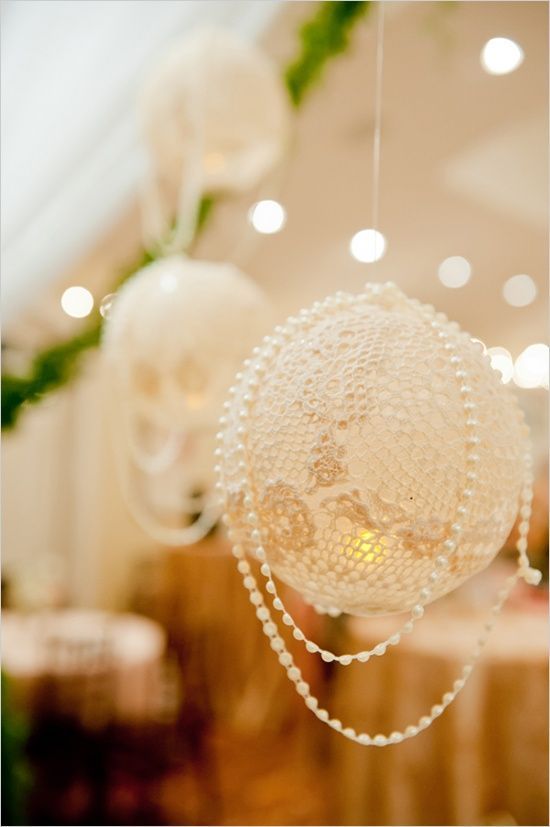 "Chic and Cute Lace: Discover 'Lace Balloons' for Venue Decoration, DIY with 100 Yen Store Materials!"にて紹介している画像