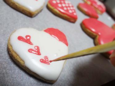 Sugar Cubes as Tiny Canvases: Have You Heard of Artistic Icing Sugar Cubes?にて紹介している画像