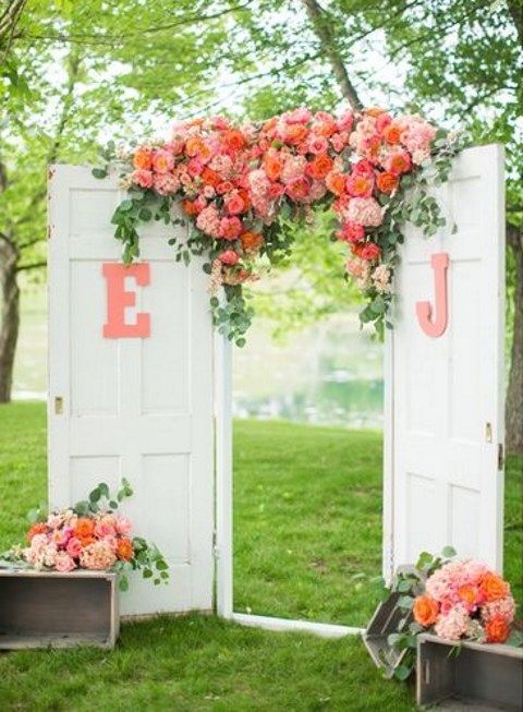 Learn from Overseas Brides: 10 Cute & Fun Stylish Photo Booth Ideas ♡にて紹介している画像