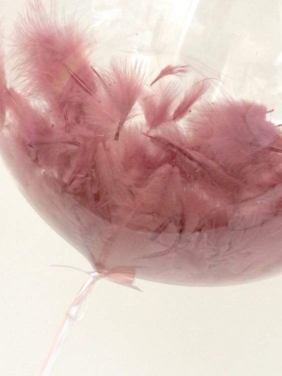 천사의 날개처럼♡【푹신푹신한 깃털】을 주제로 한 웨딩 아이디어 특집♡にて紹介している画像