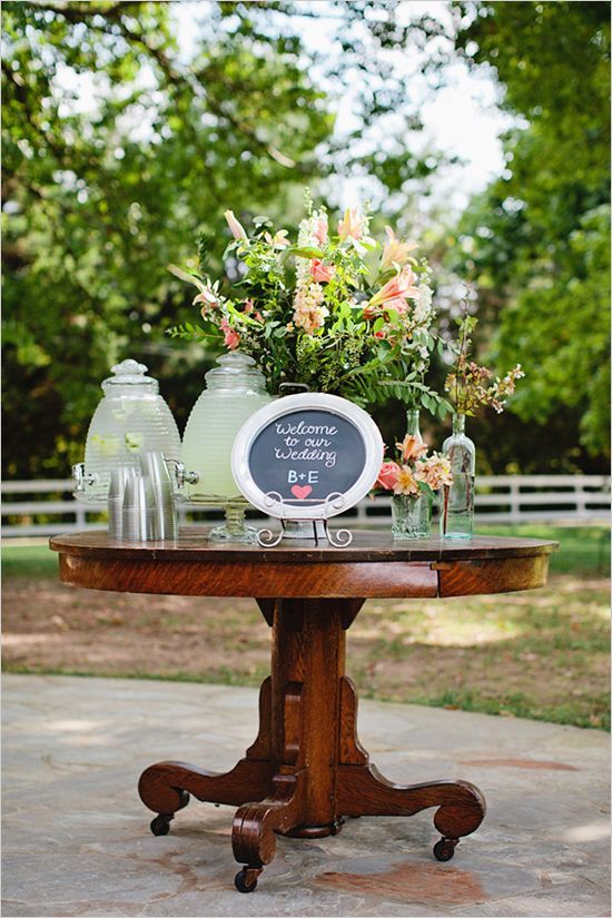 "Inspired Ideas: A Compilation of Stylish Welcome Spaces from International Brides♡"にて紹介している画像