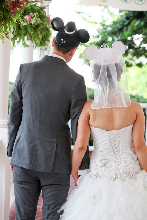 Show Off Your Wonderful Couple Vibe! ♡ 3 Matching Items to Consider for Your Wedding Photos＊にて紹介している画像