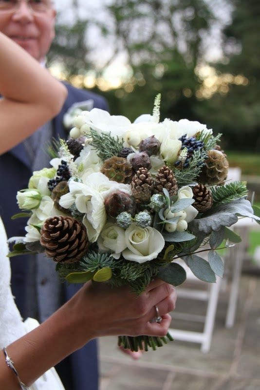 Christmas特集♡松ぼっくりを使ったかわいいブーケをあつめました♡にて紹介している画像