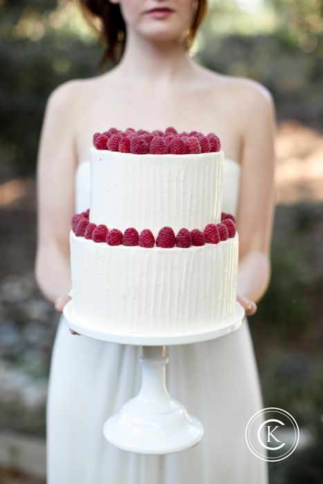 Adorably Small♡ The "Solo Wedding Cake" Served to Guests is Simply Too Cute♡にて紹介している画像