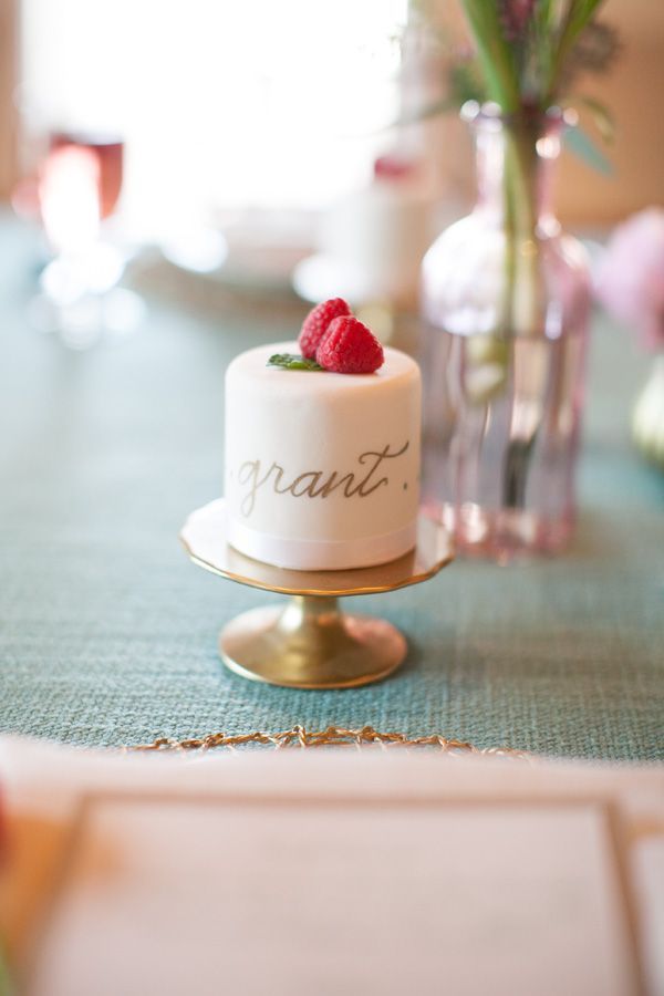 Adorably Small♡ The "Solo Wedding Cake" Served to Guests is Simply Too Cute♡にて紹介している画像