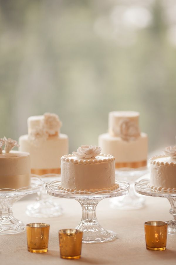 Adorably Small♡ The "Solo Wedding Cake" Served to Guests is Simply Too Cute♡にて紹介している画像