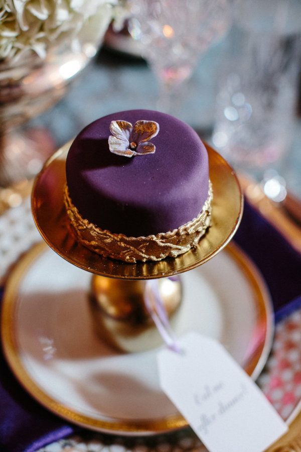 Adorably Small♡ The "Solo Wedding Cake" Served to Guests is Simply Too Cute♡にて紹介している画像