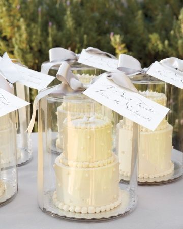Adorably Small♡ The "Solo Wedding Cake" Served to Guests is Simply Too Cute♡にて紹介している画像