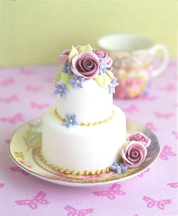 Adorably Small♡ The "Solo Wedding Cake" Served to Guests is Simply Too Cute♡にて紹介している画像