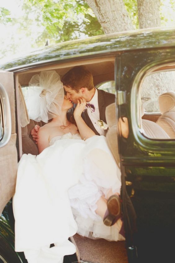 그와 나만의 특별한 공간♡ 설레임 가득한 【웨딩카】와 함께하는 웨딩 사진 모음＊にて紹介している画像