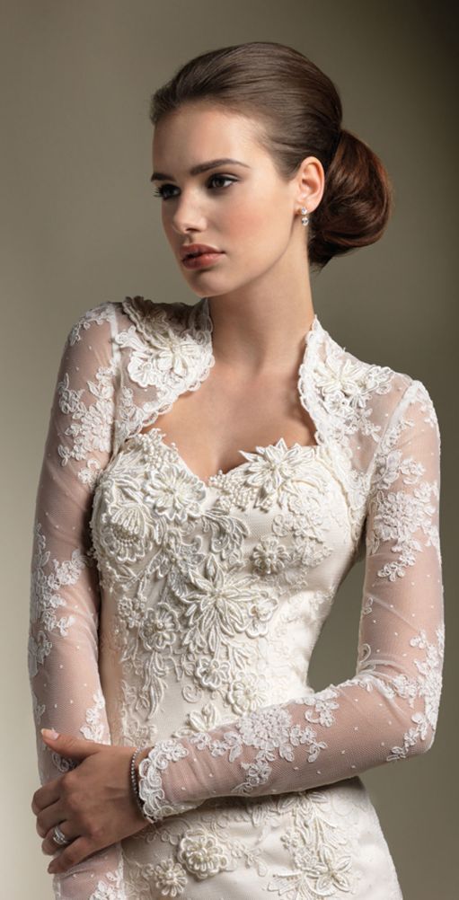 思わずため息が出ちゃう…♡レースが印象的なwedding dressコレクションにて紹介している画像