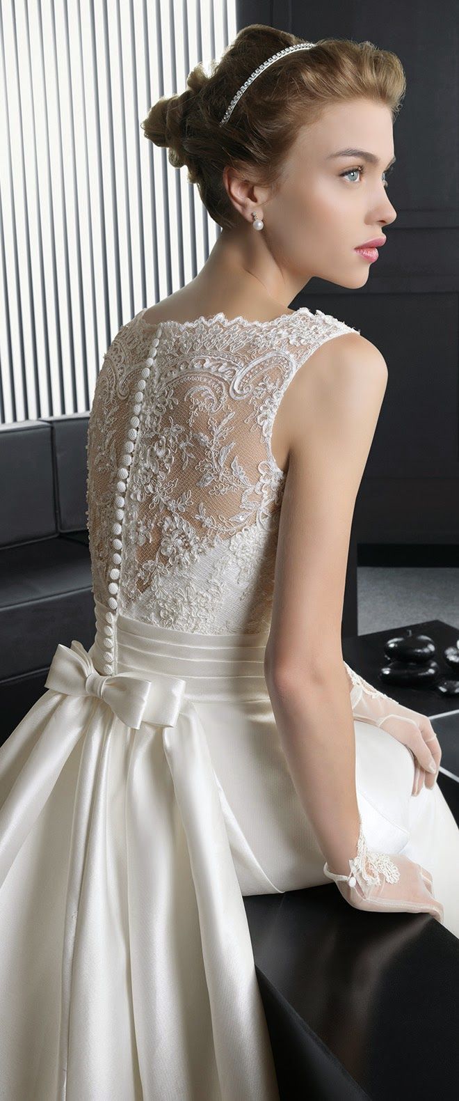 思わずため息が出ちゃう…♡レースが印象的なwedding dressコレクションにて紹介している画像