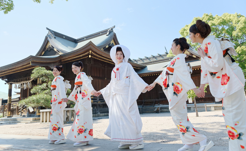 \\ブライズメイドの新時代♡// 和装姿の花嫁介添人≪天姫（あまひめ）≫ってもう知ってる♡？にて紹介している画像