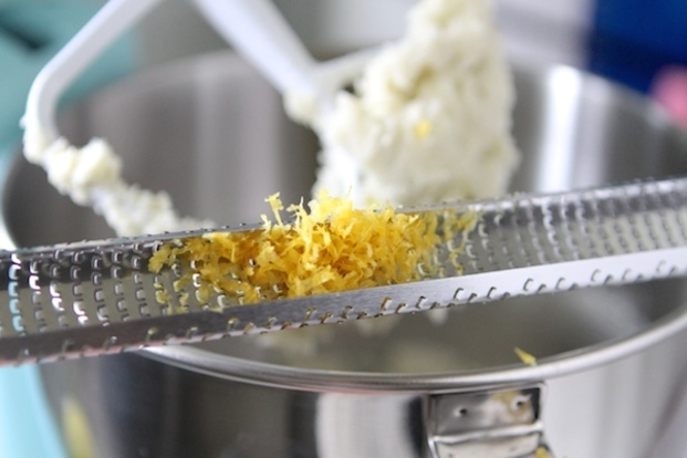 So Easy! How to Make Edible Flower Cookies Using Edible Flowers ♡にて紹介している画像